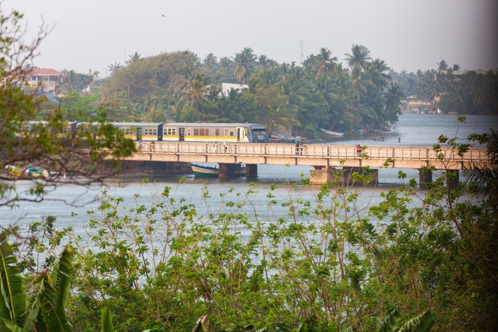 Navro Beach Resort Panadura Bagian luar foto