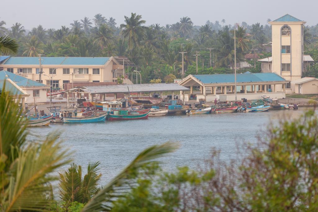 Navro Beach Resort Panadura Bagian luar foto