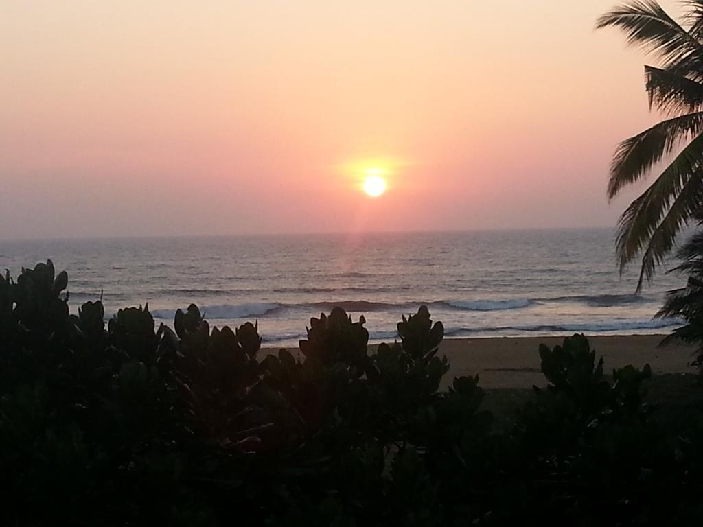 Navro Beach Resort Panadura Bagian luar foto