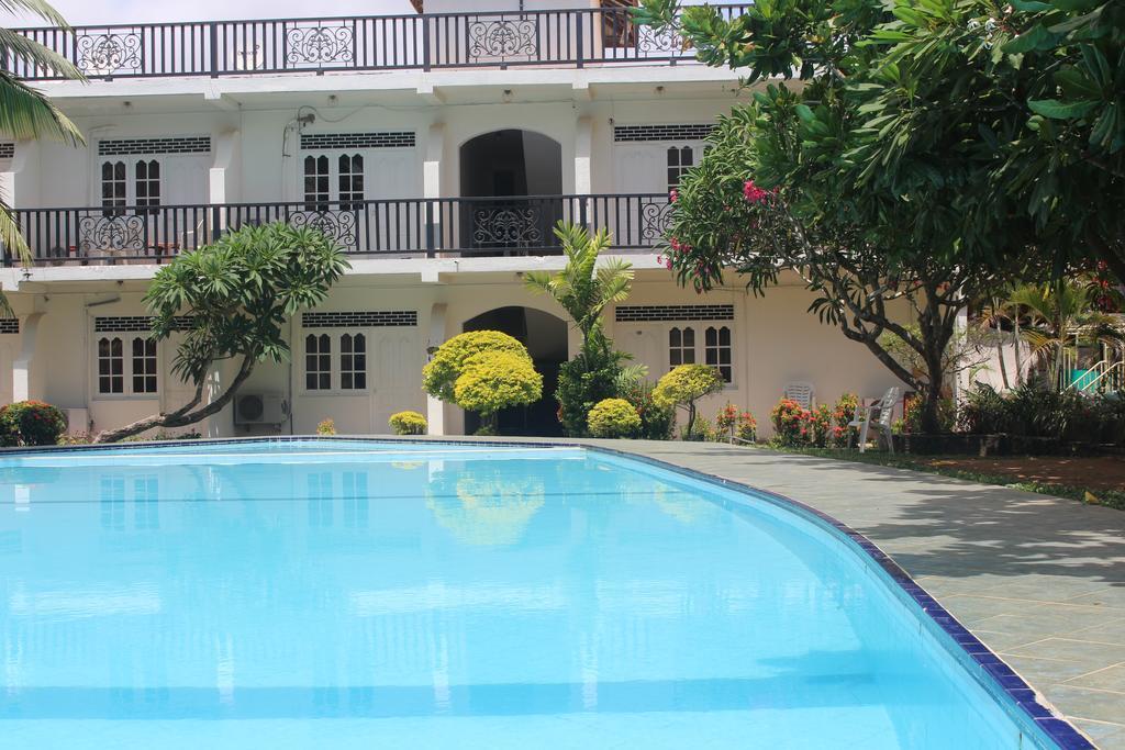 Navro Beach Resort Panadura Bagian luar foto