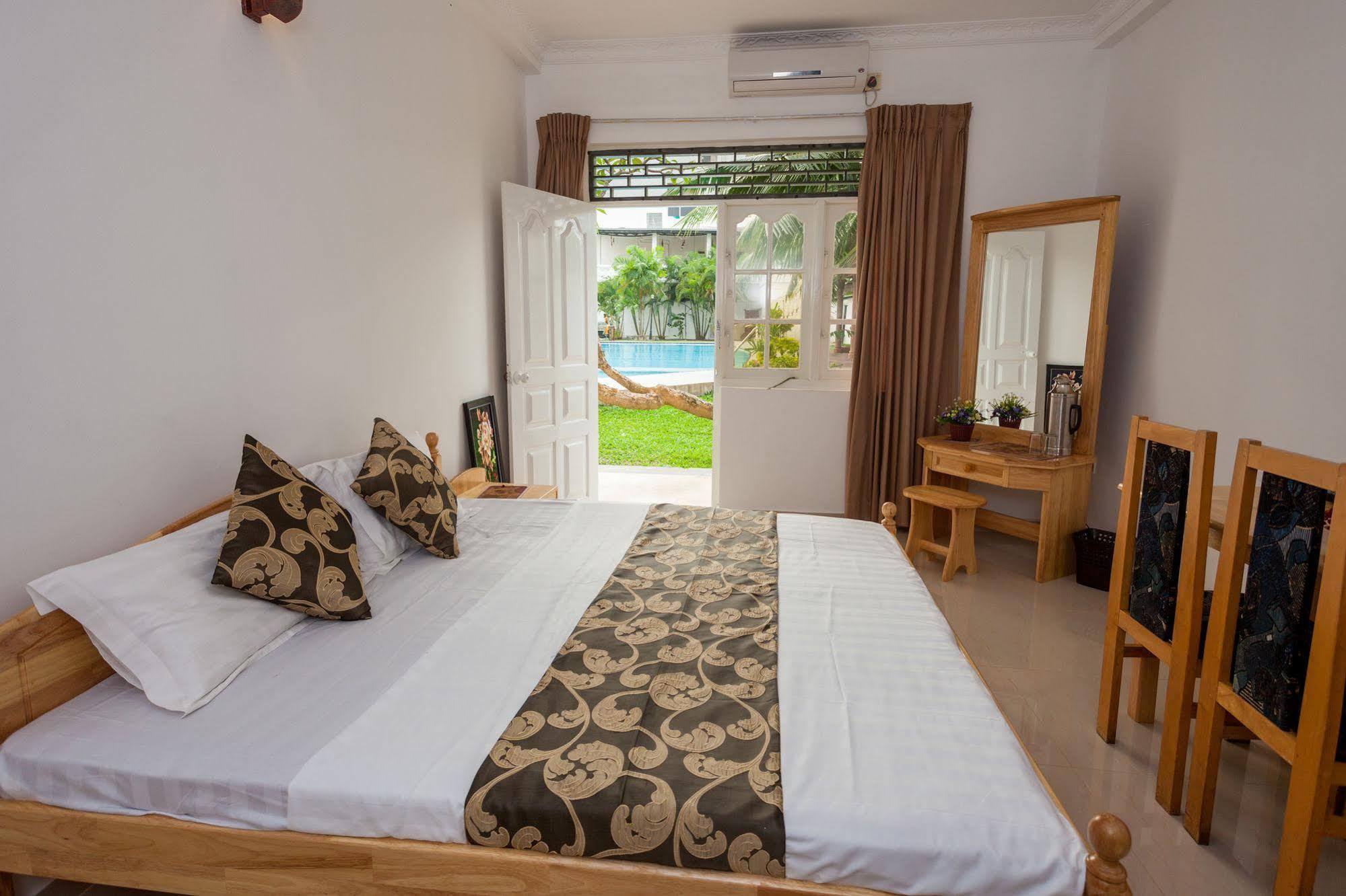Navro Beach Resort Panadura Bagian luar foto